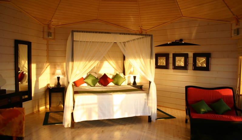 Komandoo Island Resort & Spa-Jacuzzi Water Villa interior_1018